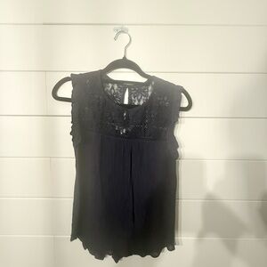 Elegant Navy Lace Sleeveless Top